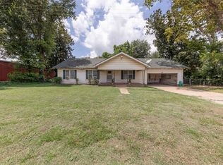 518 N Main St, Jewett, TX