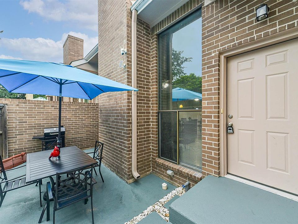 1st image of 13798 Hollowgreen Dr #305