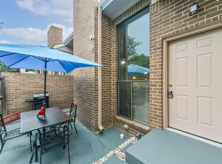 13798 Hollowgreen Dr #305, Houston, TX 77082