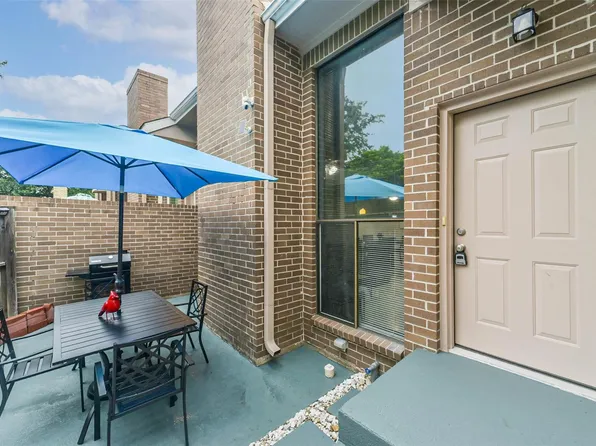13798 Hollowgreen Dr #305, Houston, TX 77082