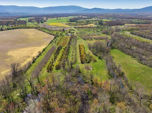 514 Lipscomb Rd, Stuarts Draft, VA 24477