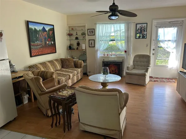 15610 NE 6th Ave APT 8C, Miami, FL 33162