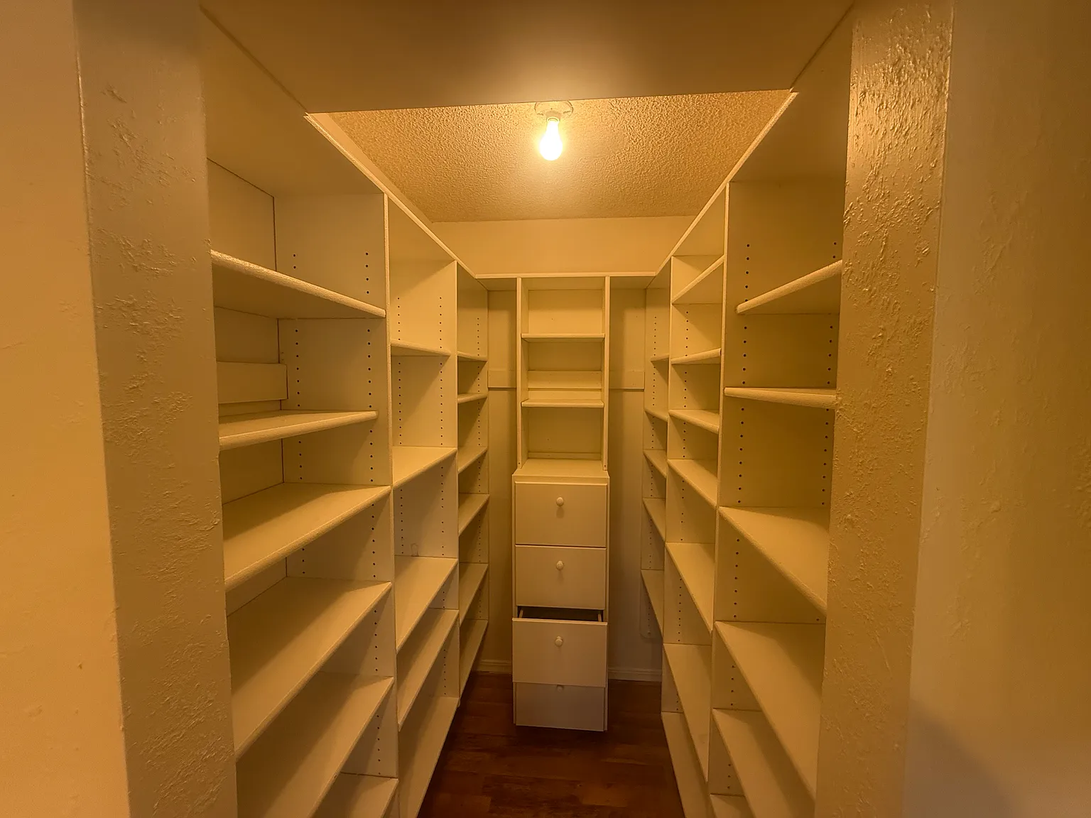 3 bed, 1703 sqft, $1,895 — Photo 4