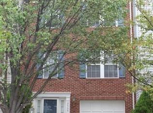 2555 Chase Wellesley Dr, Herndon, VA 20171