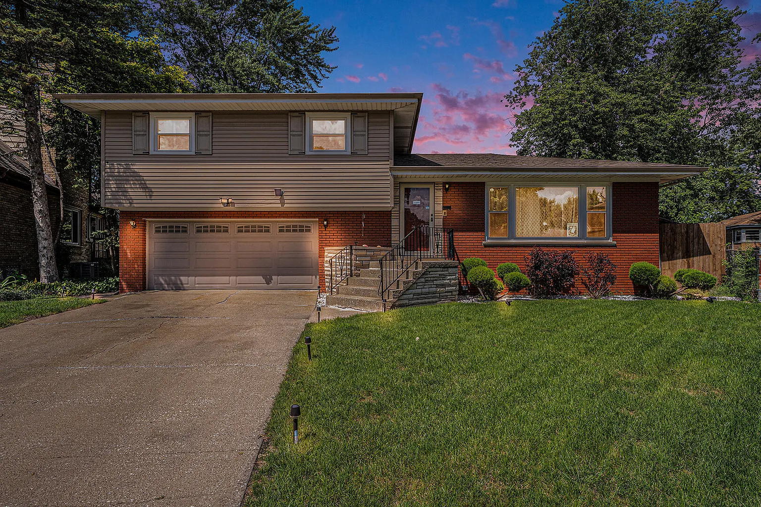 309 Streamside Dr photo 1