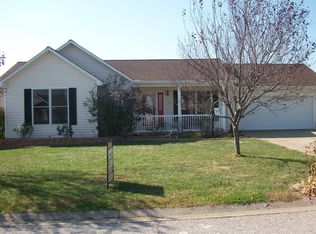 814 Navaho Dr, Maysville, KY 41056