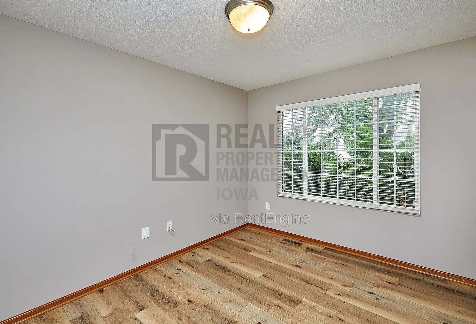 3 bed, 3.0 bath, 1454 sqft, $2,145 — Photo 4