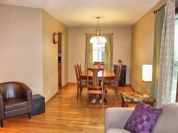 4th image of 2071 E Birch Dr