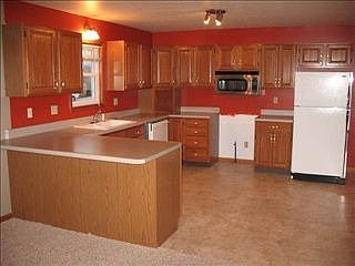 2nd image of 604 Redbud Ln