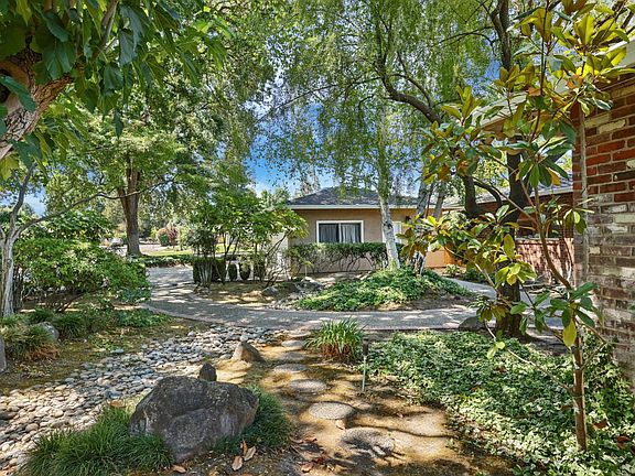 5th image of 8465 Meath Dr