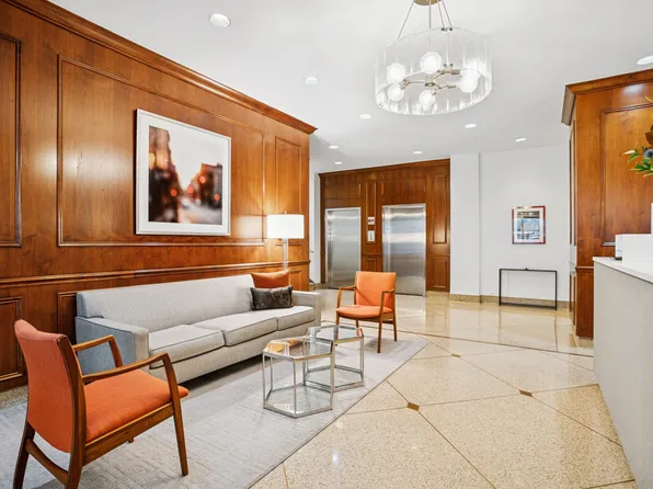 225 East 46th Street image 6 of 8