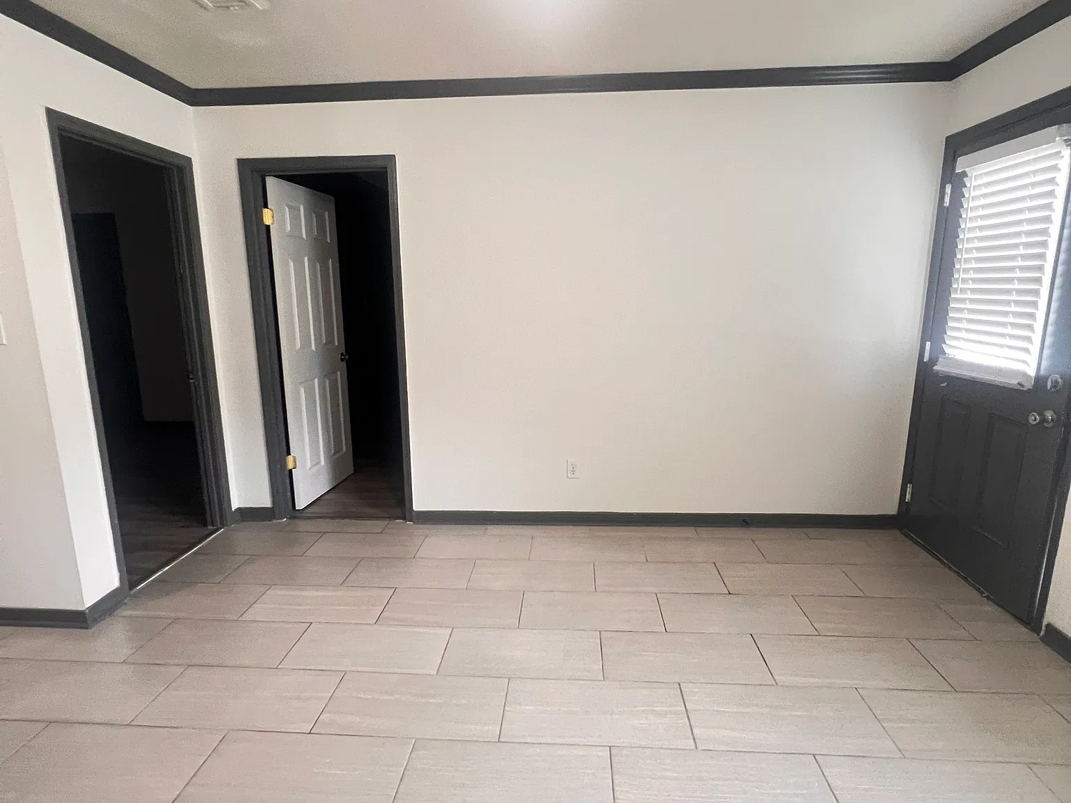 1060 W Saint Alban Avenue — Photo 3