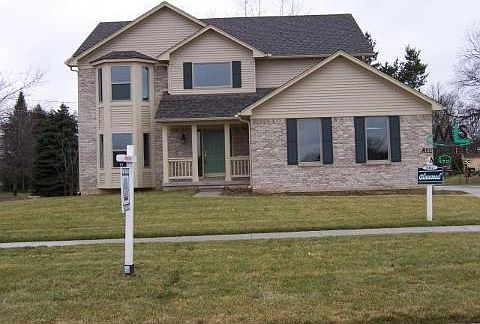 1st image of 8472 Forest Glen Grand