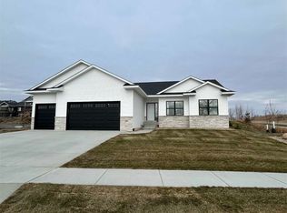 1296 Osage Ln, North Liberty, IA