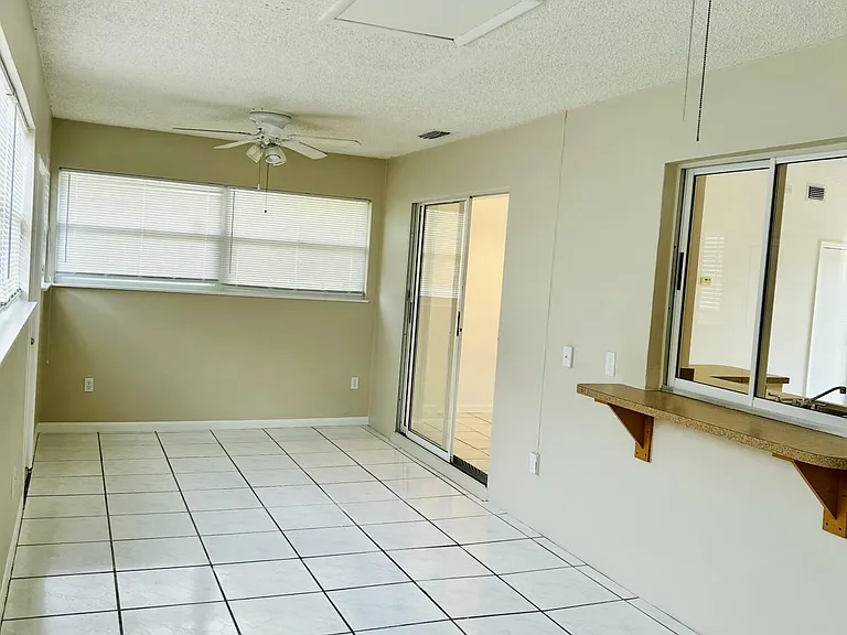 367 SW Donna Ter — Photo 8