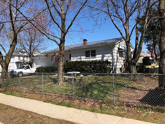 2nd image of 81 Haughwout Ave