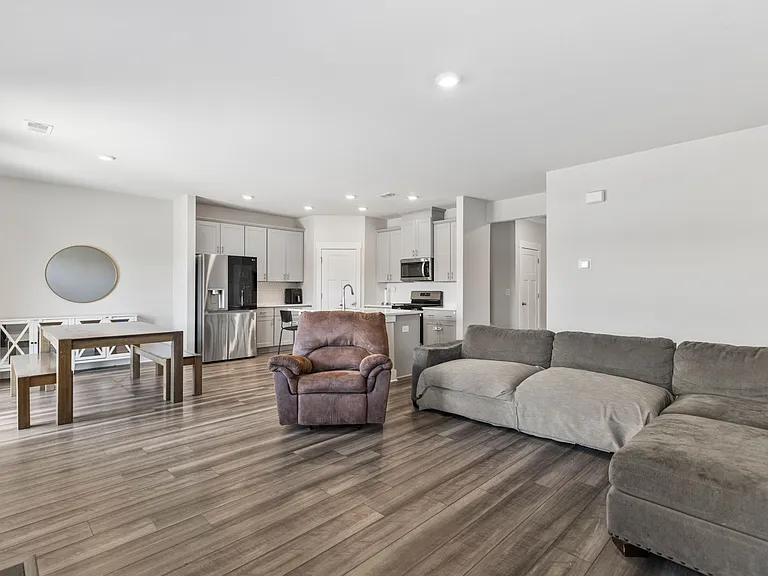 304 Garrison Grove Dr — Photo 3