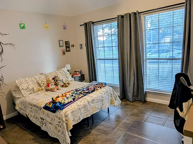 720 Abbeyglen Castle Dr — Photo 10