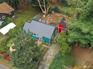 923 S Bay Rd NE, Olympia, WA 98506
