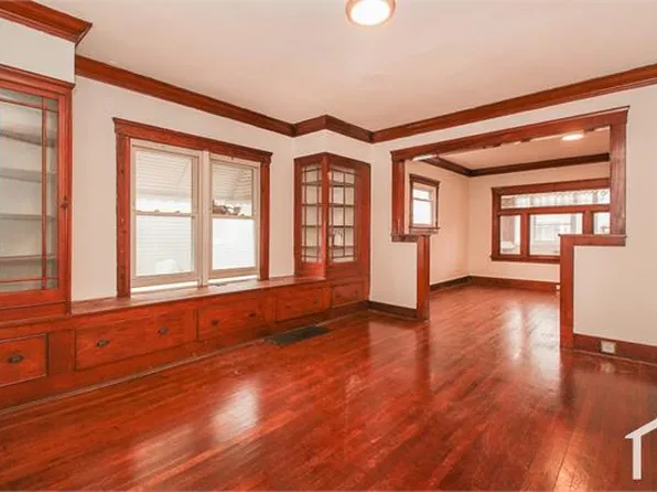 1910 Corning Ave, Cleveland, OH