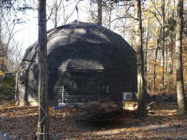 1421 S County Line Road, Scottsburg, IN 47170