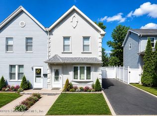 69 Girard St, Staten Island, NY 10307