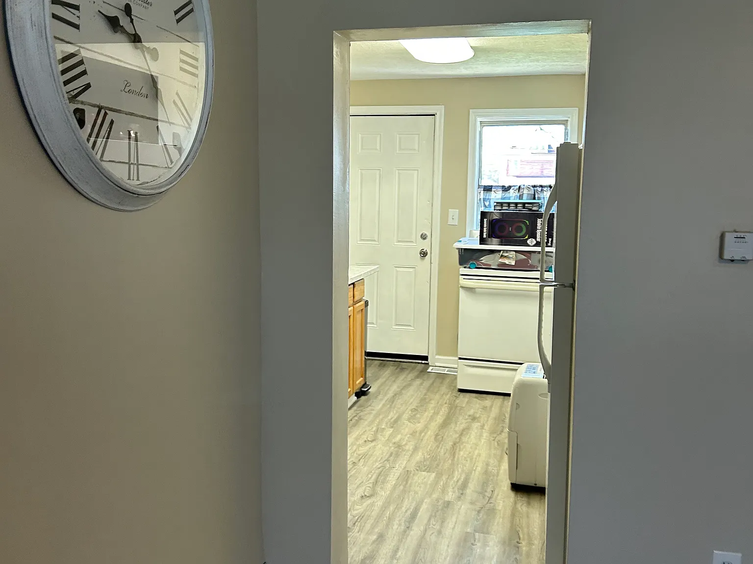 2 bed, 1200 sqft, $1,200 — Photo 1