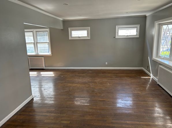 438 Beach 22 St #1