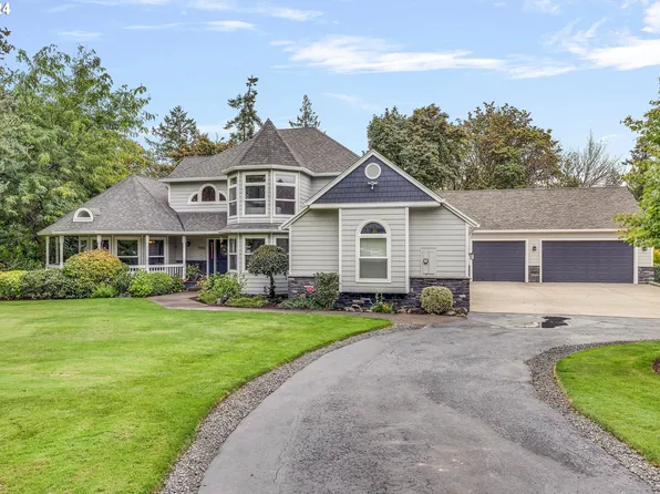 9650 NE Meadow Loop, Newberg, OR 97132