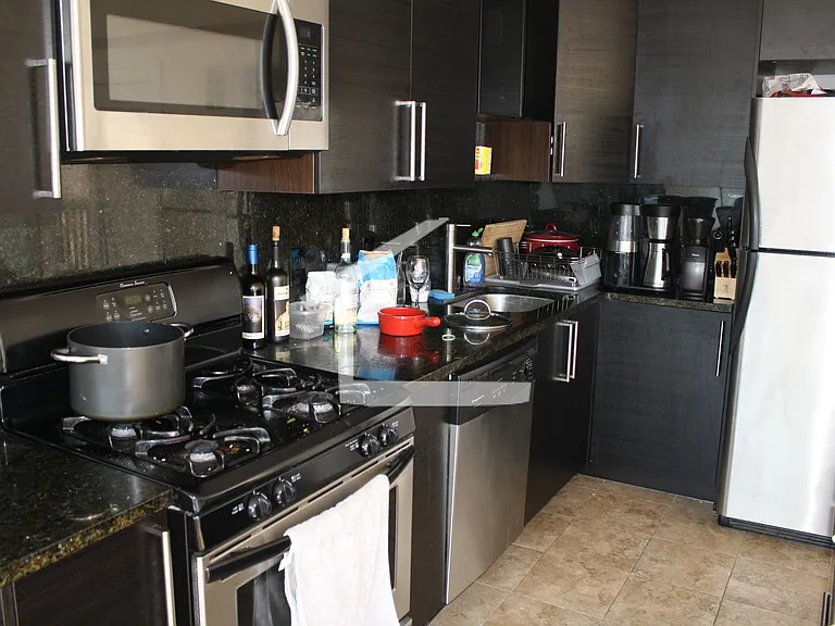 1616 Beacon St #3 — Photo 15