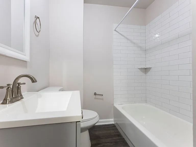 1514 N Luzerne Ave — Photo 8