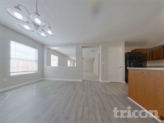 3rd image of 401 Silver Spring St