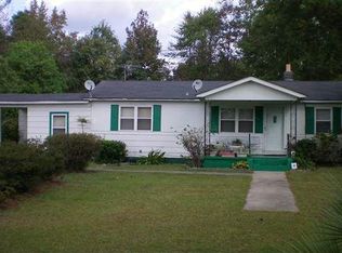 94 Hole Ave, Georgetown, SC 29440