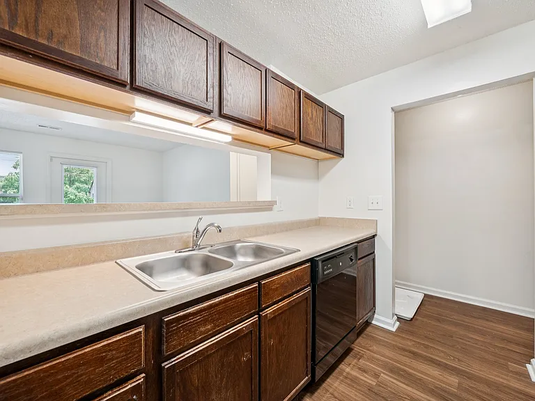 The Greens at Virginia Center — Photo 50