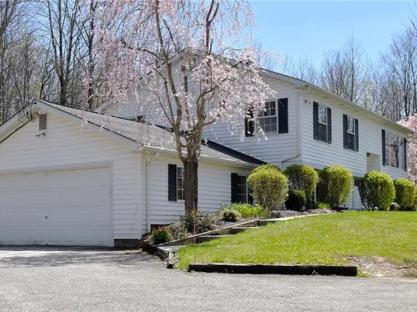 9699 Mulberry Rd, Chardon, OH 44024