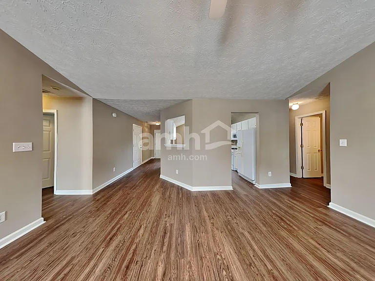 1300 Wilkes Crest Dr — Photo 7