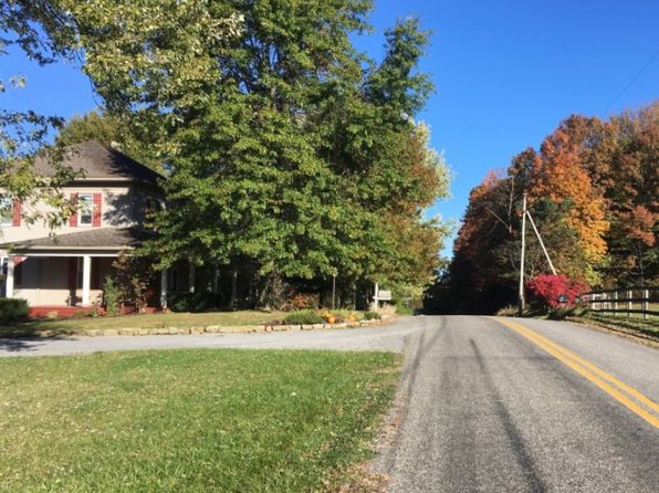 1897 Houston Rd, Enon Valley, PA 16120