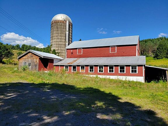 3rd image of 164 Wheaton Creek Rd