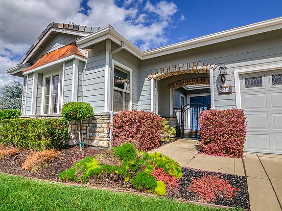 2nd image of 2842 Autumn Falls Ln