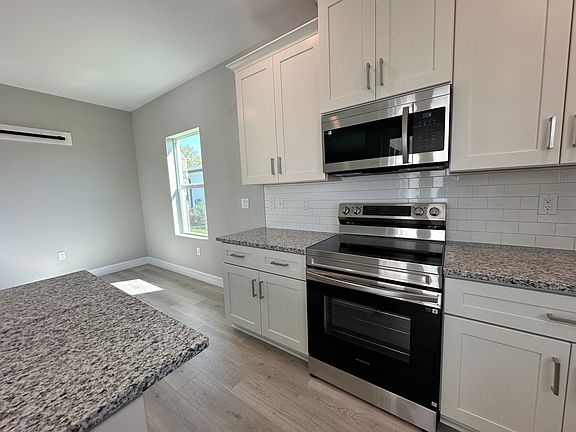 5th image of 26465 Barranquilla Ave