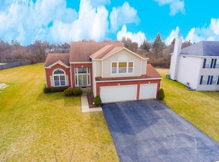 6425 Hummingbird Ln, Matteson, IL 60443