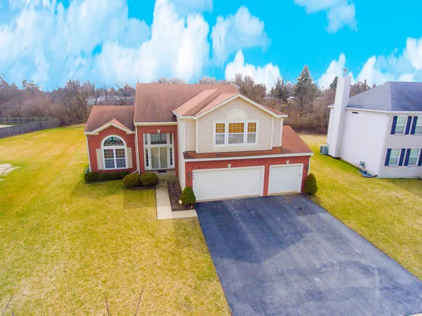 6425 Hummingbird Ln, Matteson, IL 60443