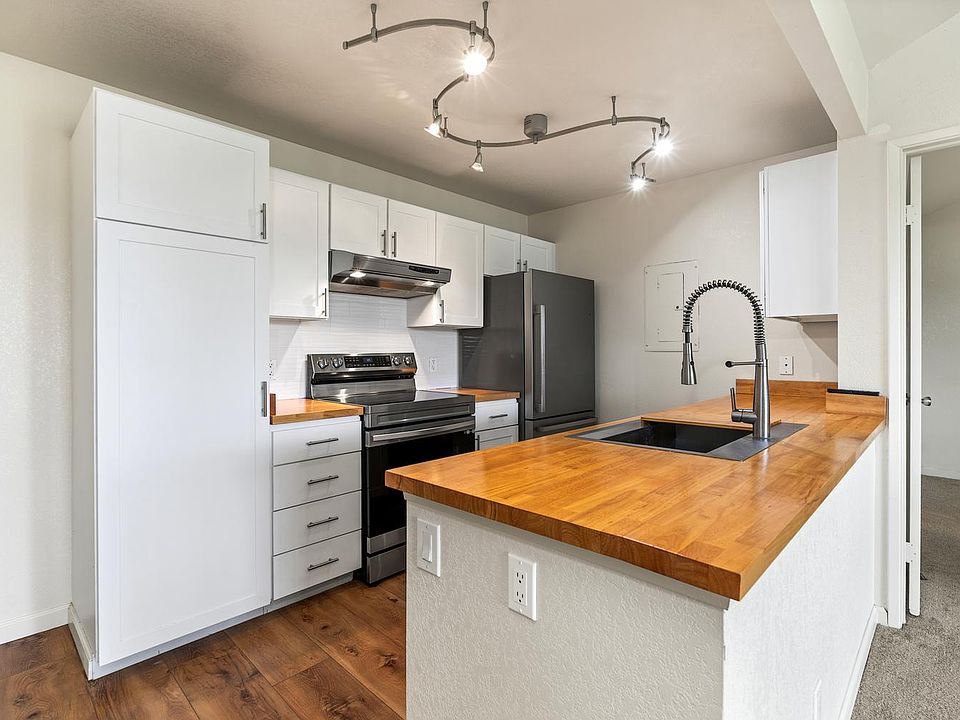 1st image of 68-3883 Lua Kula St APT 607