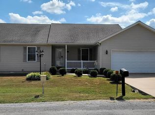 1804 Crown Rd, Herrin, IL 62948