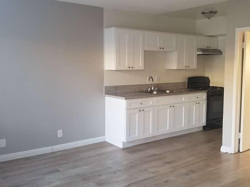 1st image of 225 Palmetto Dr APT 8