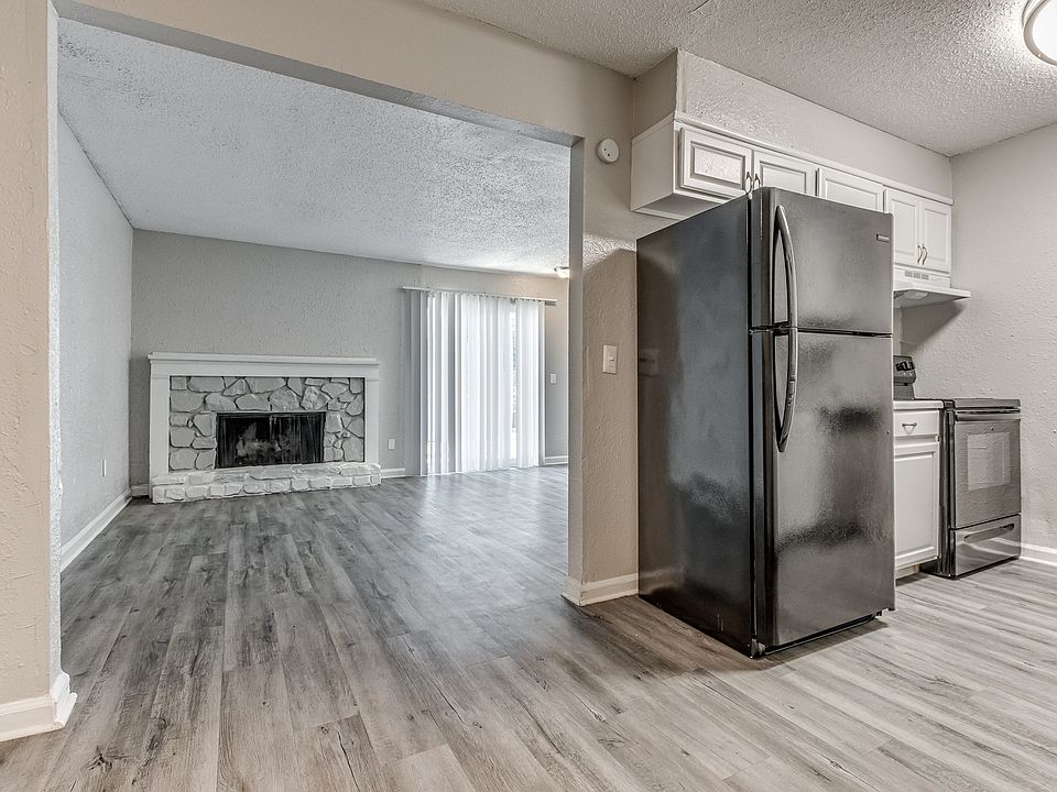 Springdale Village - Kitchen/Living Room