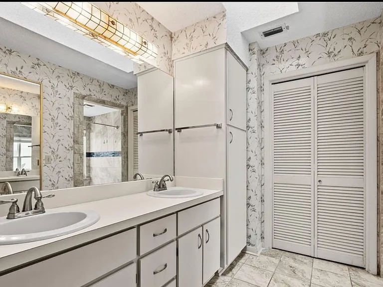 151 Marlin Cir — Photo 8