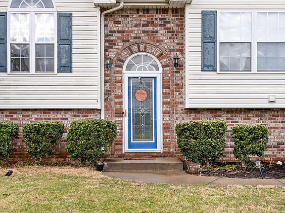 3rd image of 3300 Melissa Ln