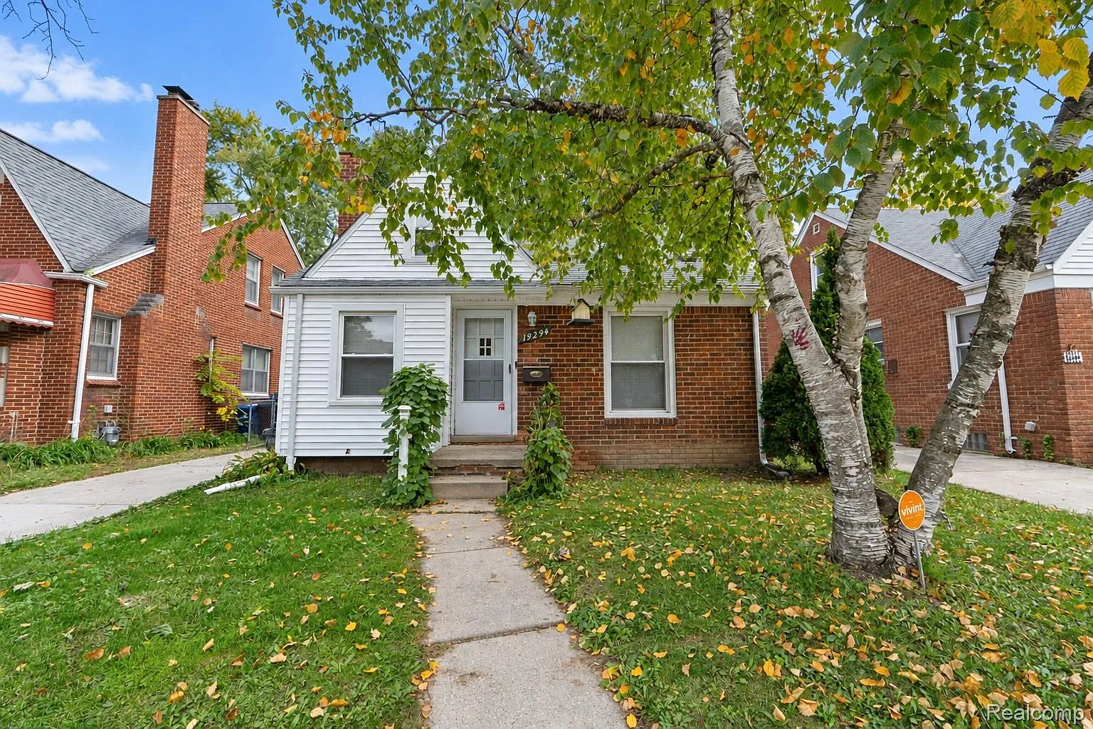 3 bed, 1.5 bath, 2071 sqft, $1,800 — Photo 1