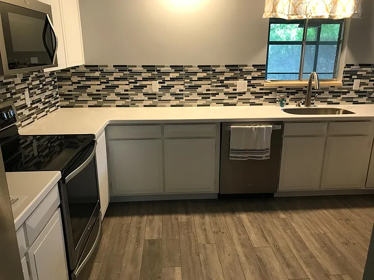 2531 Mayfair Dr — Photo 4